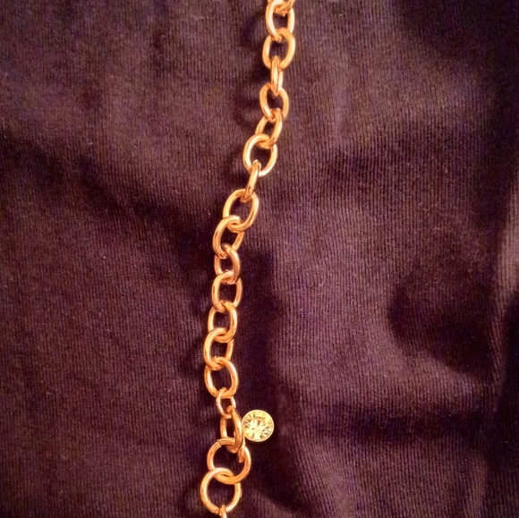 GUESS HANDBAGS - Picture 9 of 16